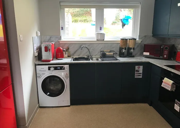 Appin, Beautiful Lochside Apartment With Balcony