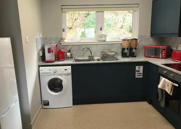 Appin, Beautiful Lochside Apartment With Balcony